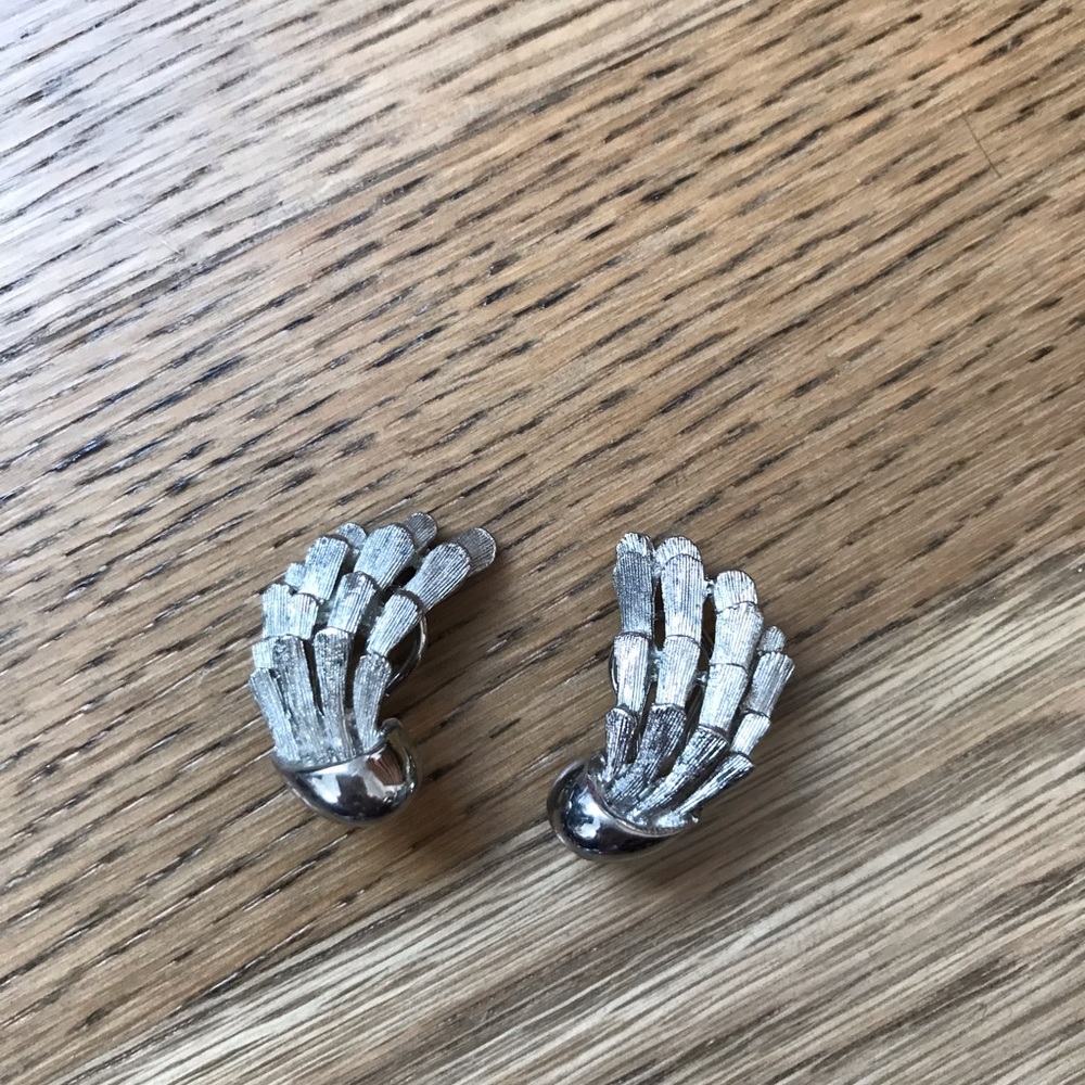 Vintage BSK silver tone clip on earrings in excellent condition